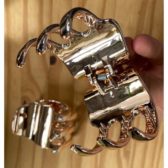 2 H&M Metallic Hair Claws - Picture 2 of 2